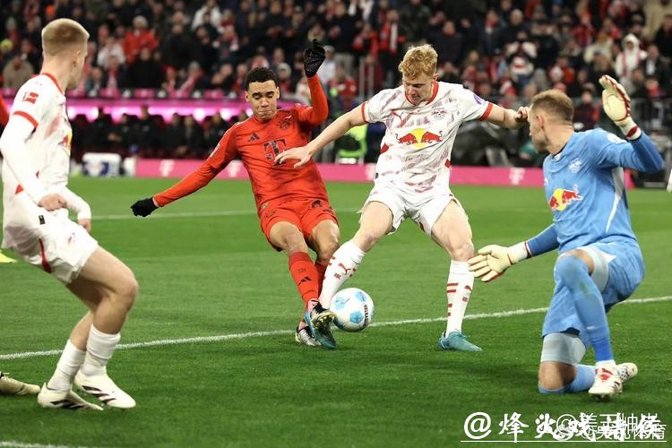 德甲-穆勒破门戈雷茨卡进球 拜仁主场两球完胜 德甲-穆勒破门戈雷茨卡进球 拜仁主场两球完胜