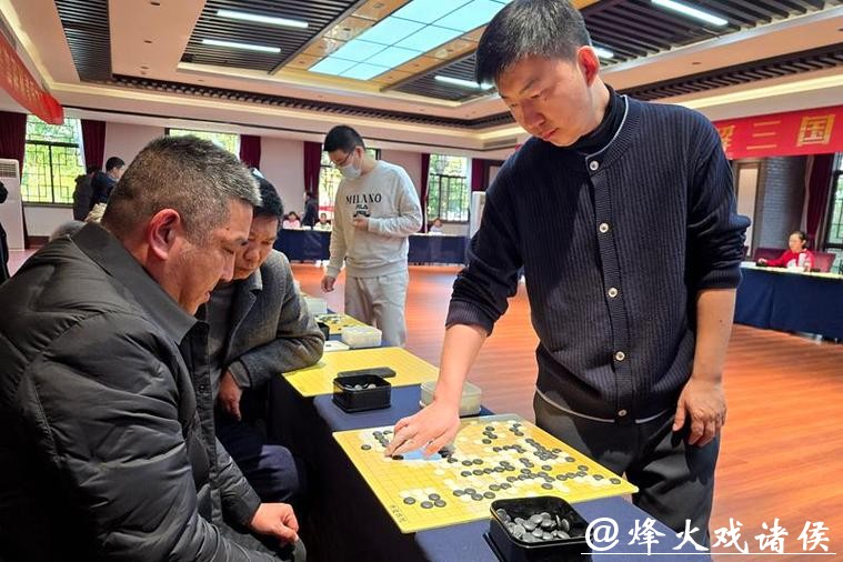 组图:中国围棋甲级联赛走进景区 组图:中国围棋甲级联赛走进景区