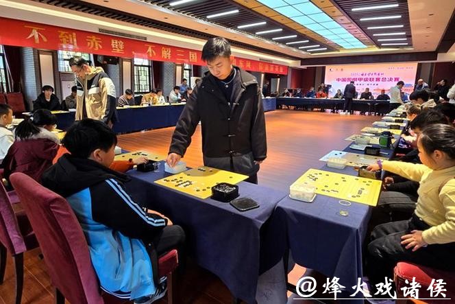 组图:中国围棋甲级联赛走进景区 组图:中国围棋甲级联赛走进景区