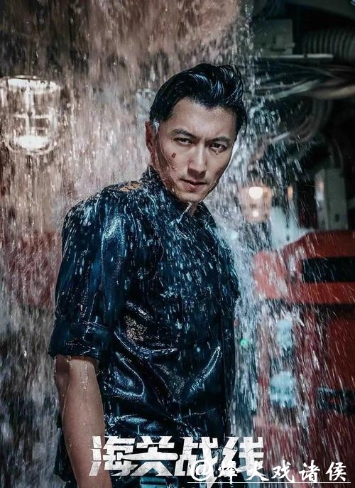 吴京看谢霆锋那眼神，藏不住了！两种帅法，都让时间闭嘴了