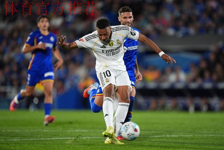 1-0！姆巴佩救主，11战狂轰15球，熊皇连造红牌，皇马夺回榜首
